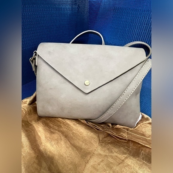 Street Level Handbags - Street Level crossbody Bag REDUCED ❗️